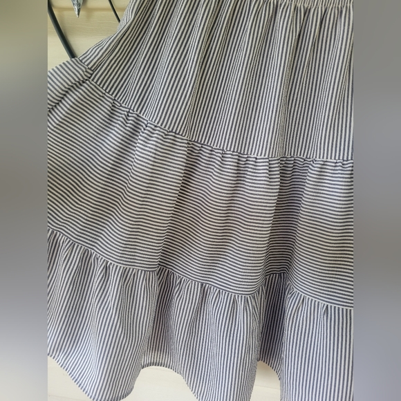 Monteau Los Angeles Gray & White striped tiered dress Small - Picture 4 of 7